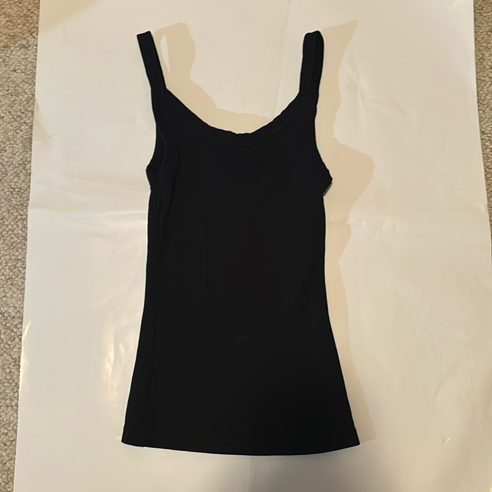 black fitted tank top